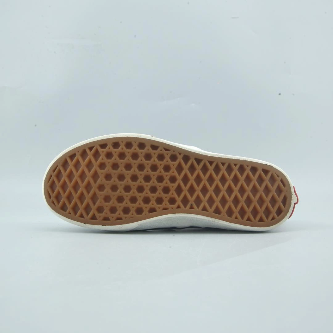 VANS CLASSIC  CHECKERBOARD Vans skate shoe imagery