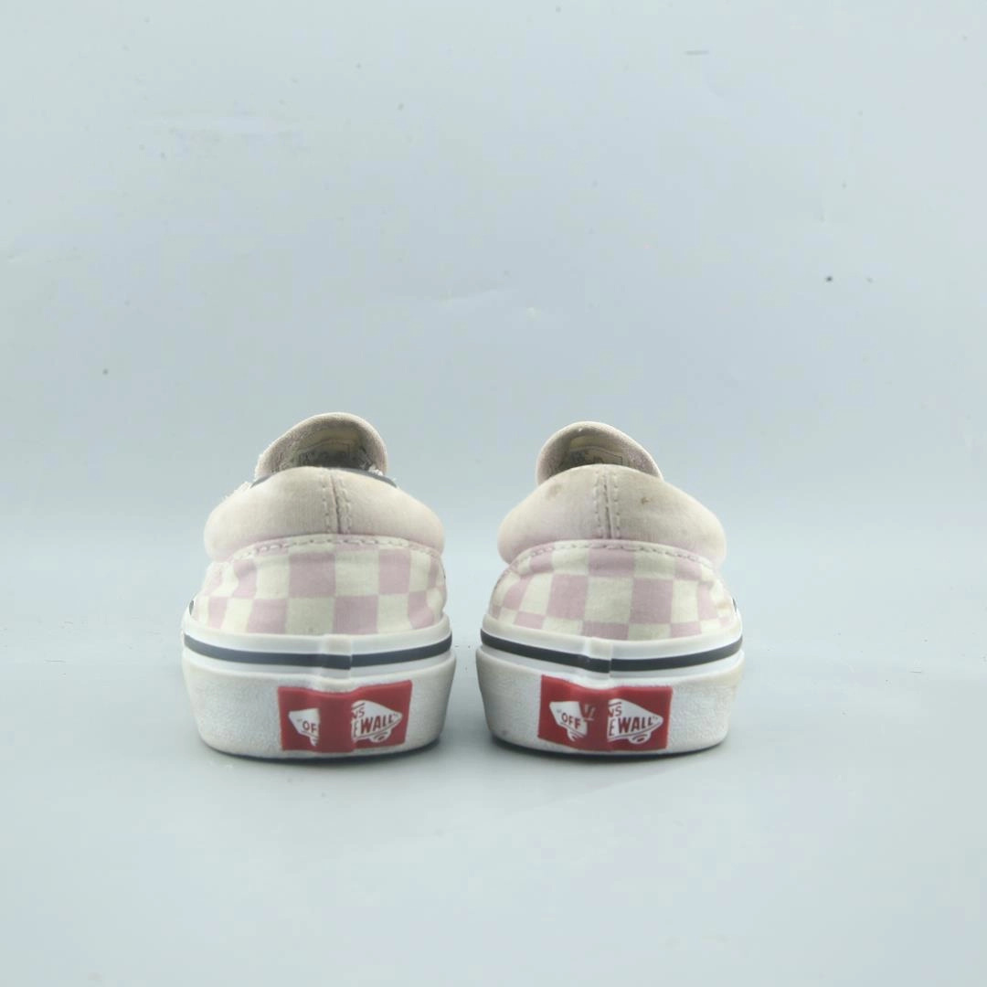 VANS CLASSIC CHECKERBOARD Vans skate shoe imagery
