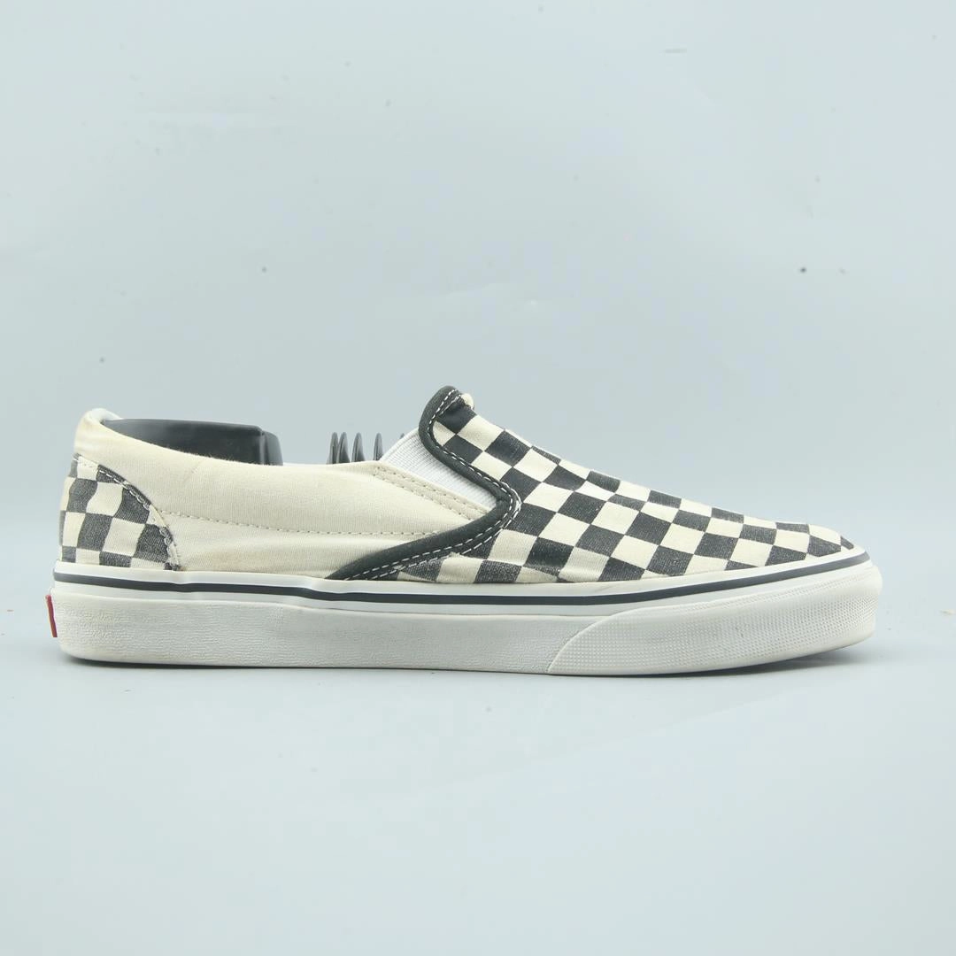 VANS CLASSIC  CHECKERBOARD Vans skate shoe imagery