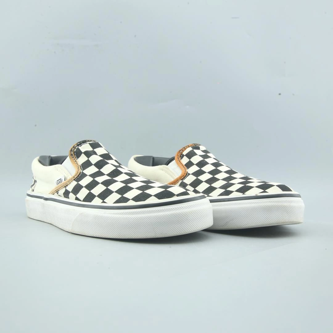VANS CLASSIC CHECKERBOARD Vans skate shoe imagery