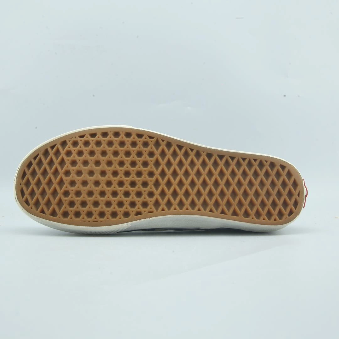 VANS CLASSIC  CHECKERBOARD Vans skate shoe imagery