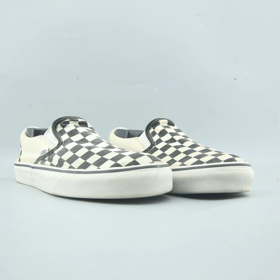 VANS CLASSIC  CHECKERBOARD Vans skate shoe imagery