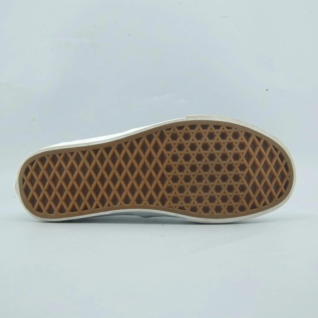 VANS CLASSIC CHECKERBOARD Vans skate shoe imagery