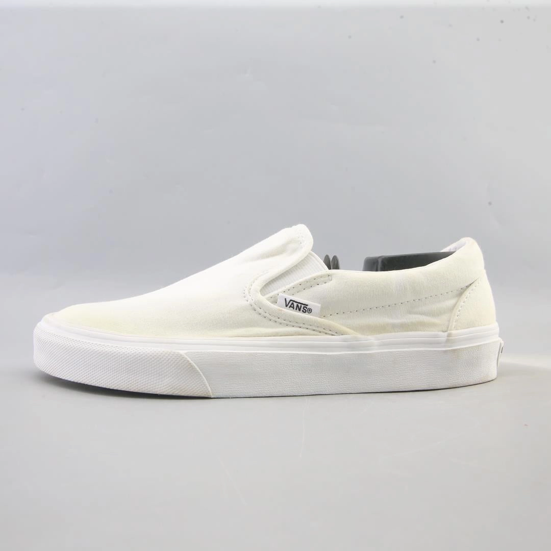 VANS CLASSIC Vans retro-inspired footwear styles