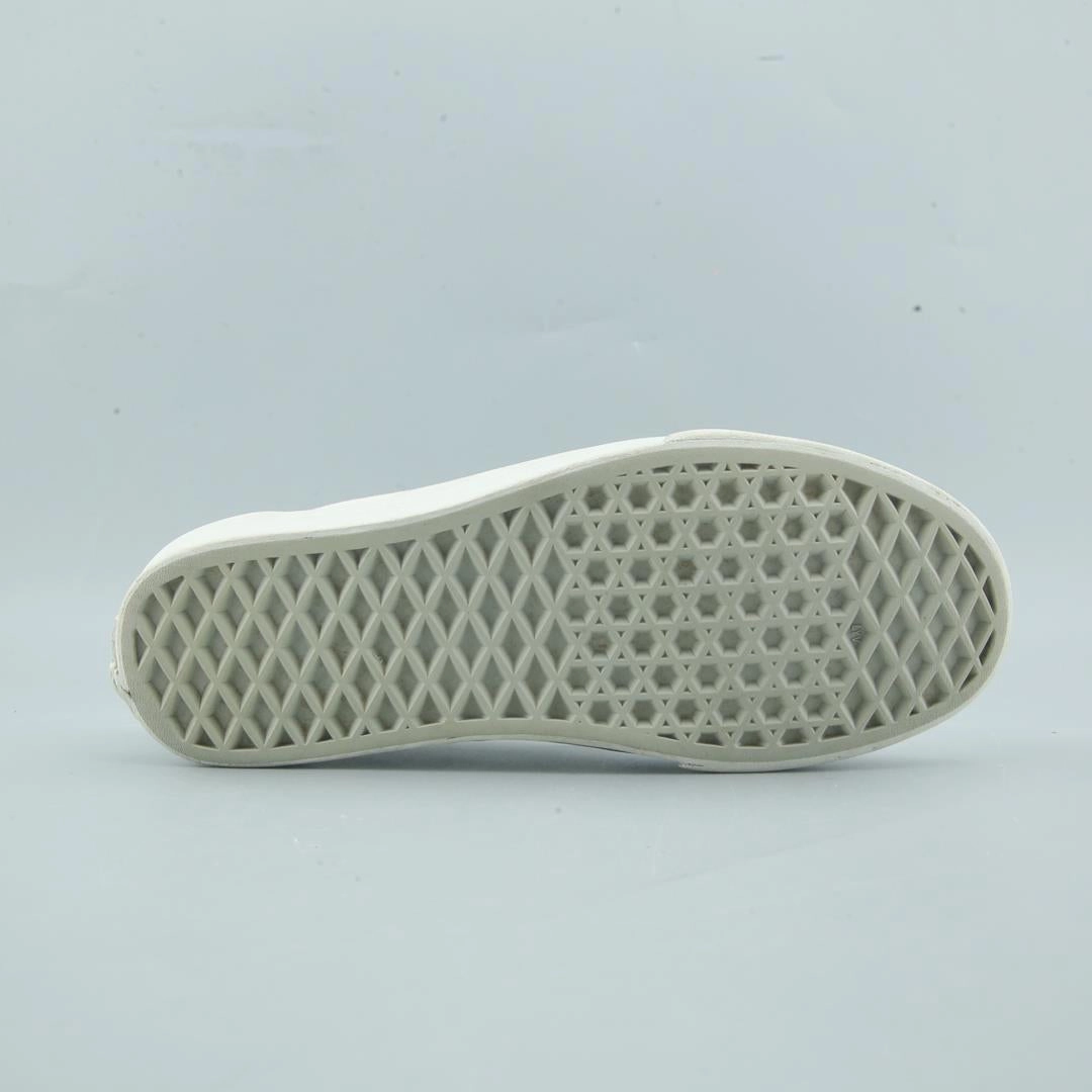 VANS CLASSIC Vans skate shoe imagery