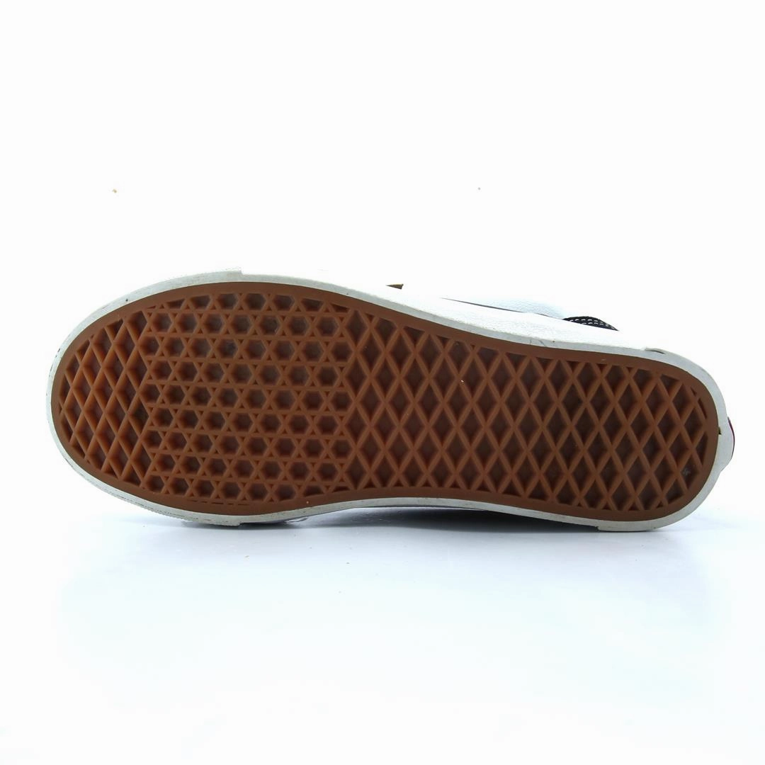 VANS KNU SKOOL X Vans classic sneaker styles