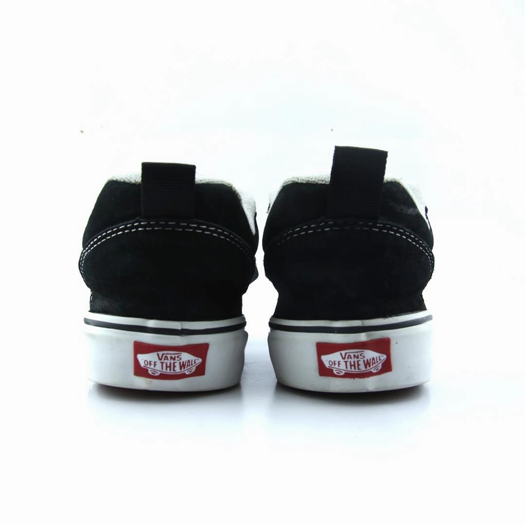 VANS KNU SKOOL X Vans classic sneaker styles