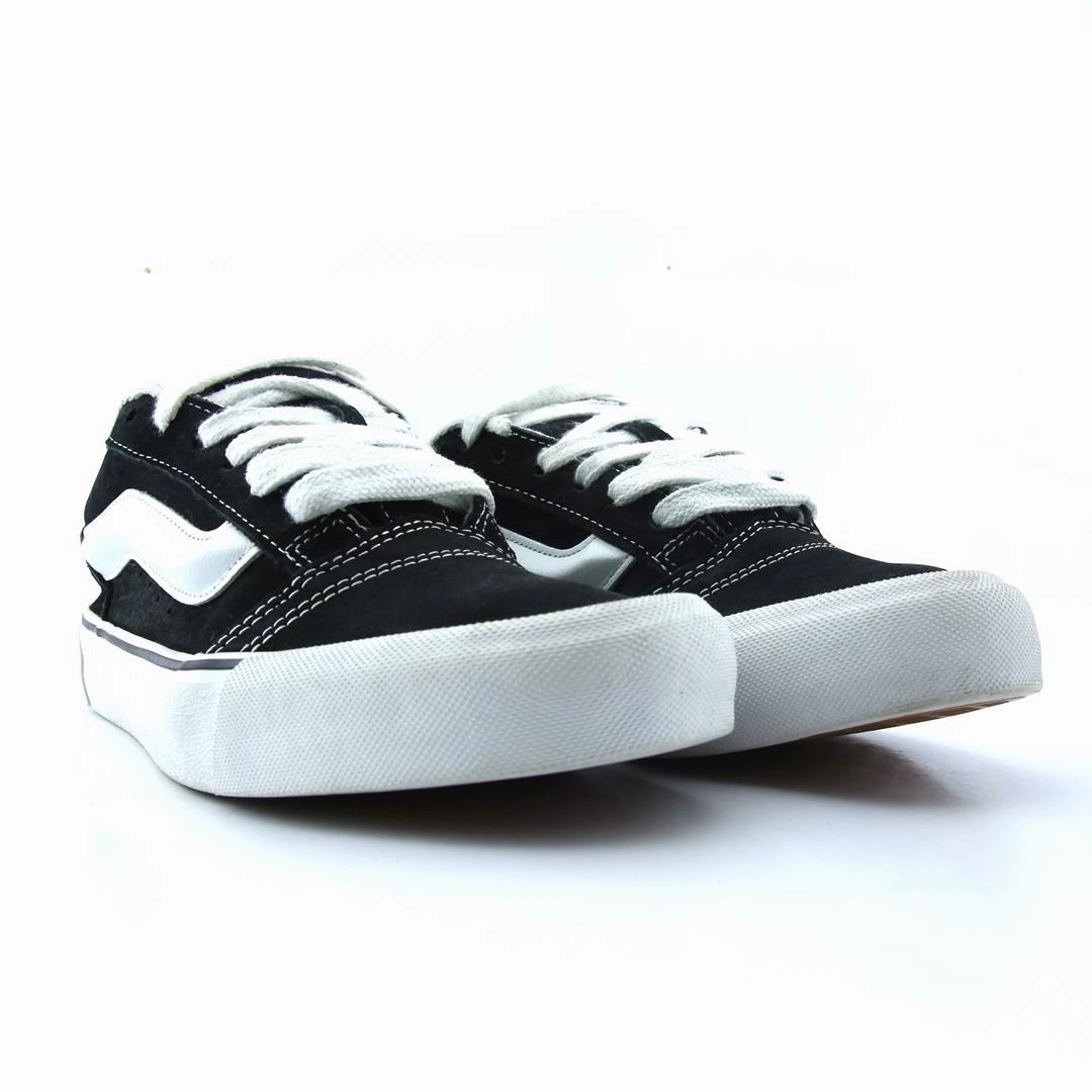 VANS KNU SKOOL X Vans classic sneaker styles