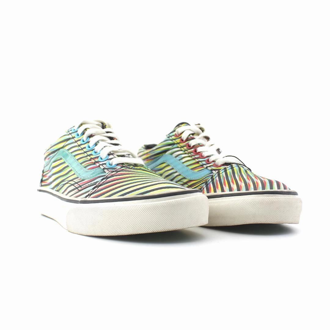 VANS OLD SKOOL Vans casual shoe snapshots