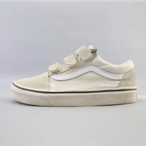 VANS OLD SKOOL Vans retro-inspired footwear styles
