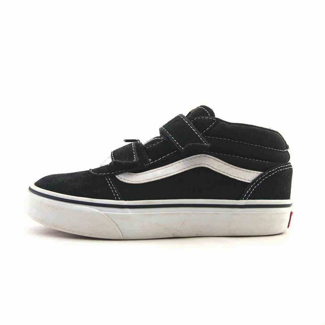 VANS OLD SKOOL Vans retro-inspired footwear styles