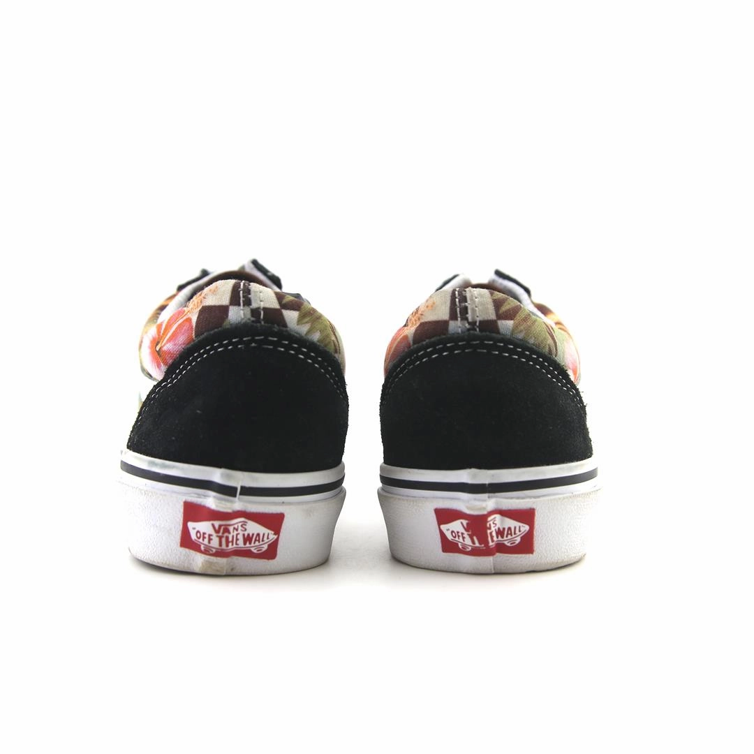 VANS OLD SKOOL Vans casual shoe snapshots