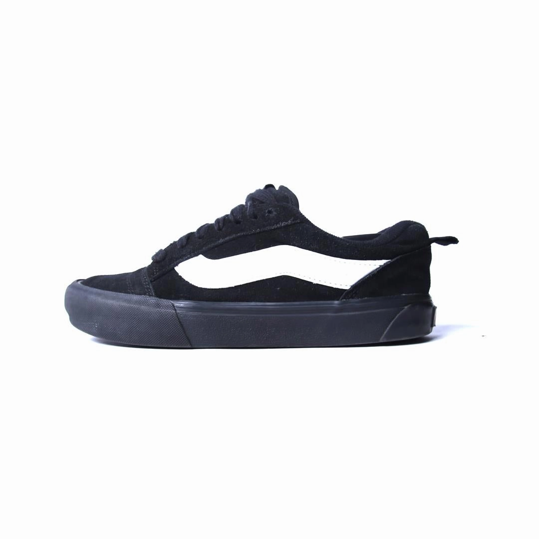 VANS OLD SKOOL Vans iconic skate shoe designs