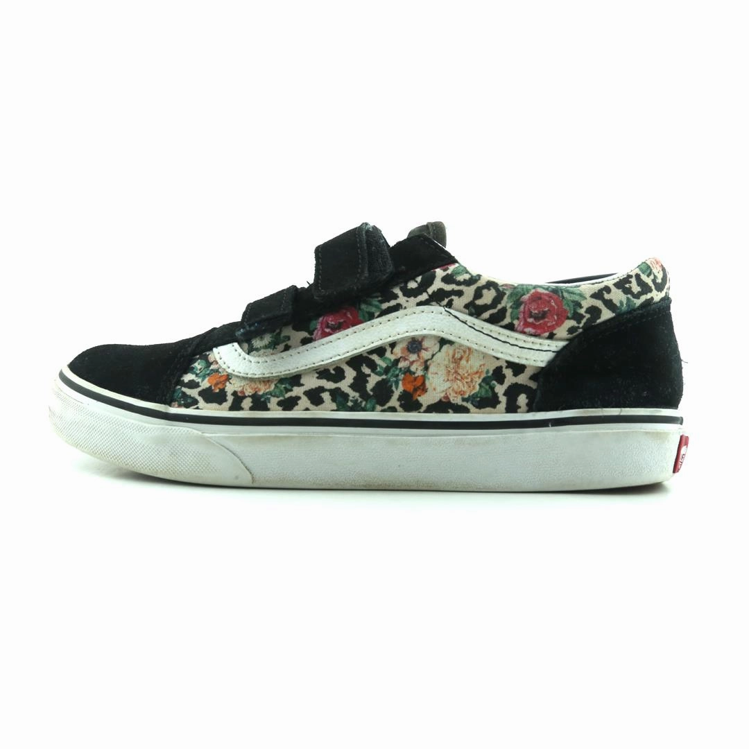 VANS OLD SKOOL Vans iconic skate shoe designs