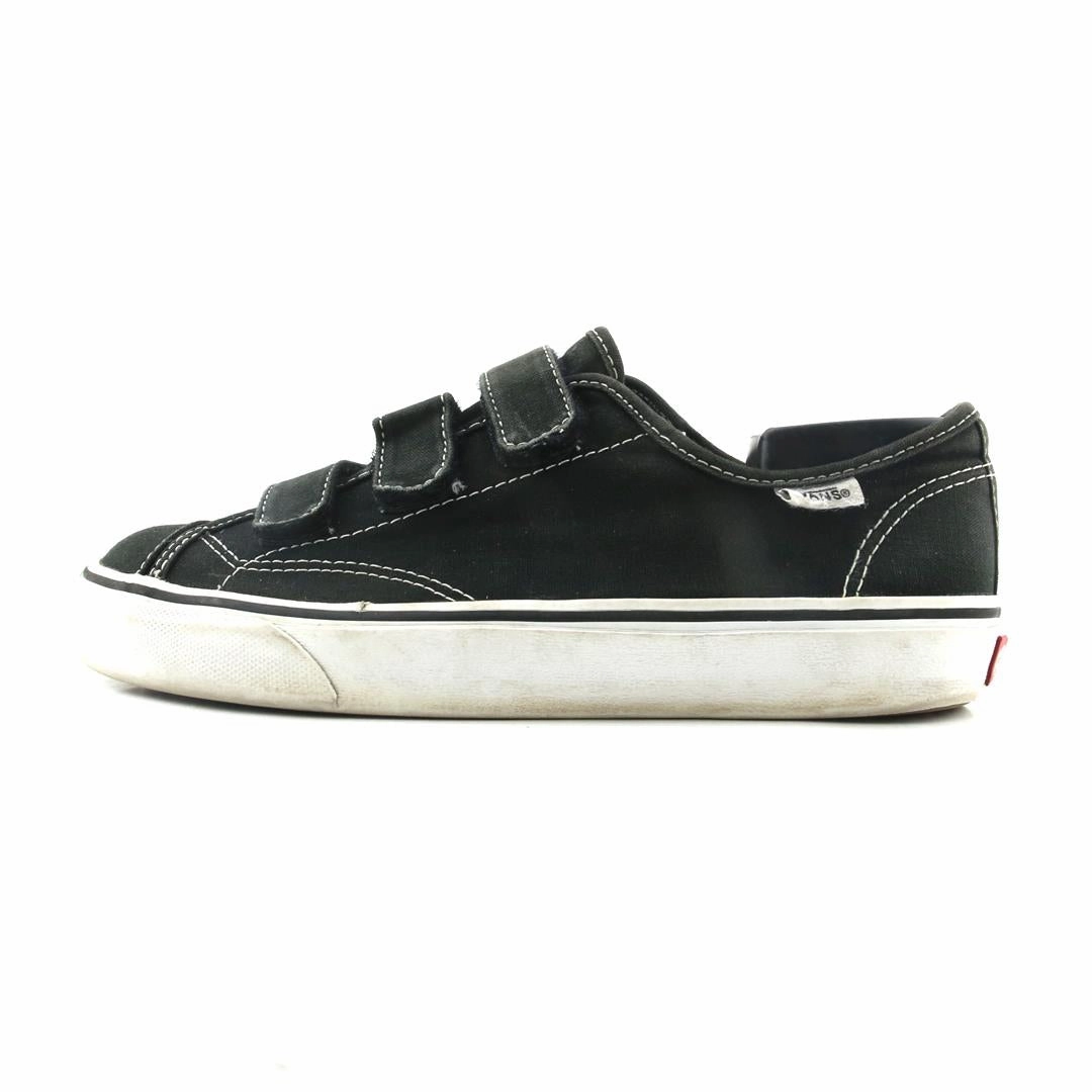 VANS OLD SKOOL Vans iconic skate shoe designs