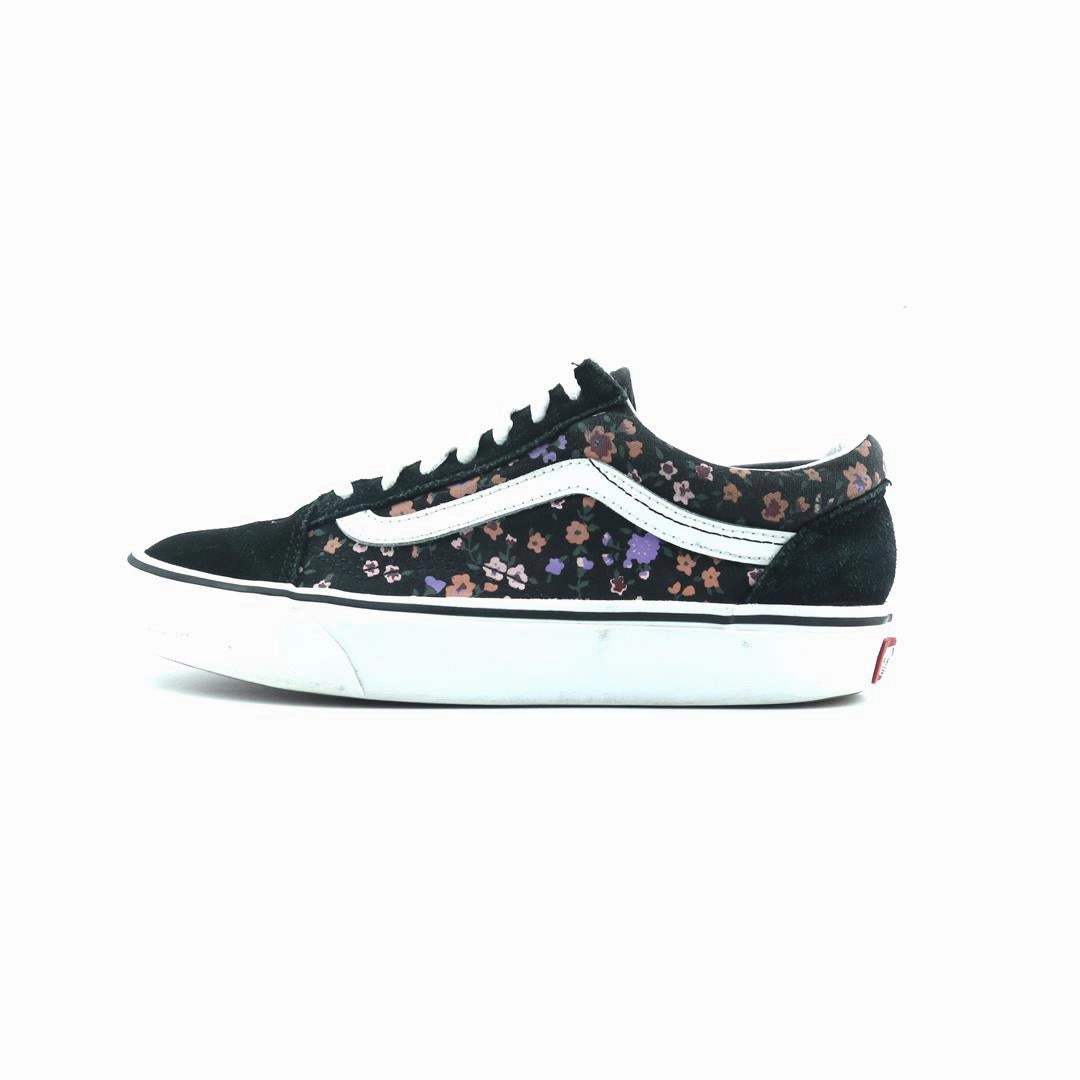 VANS OLD SKOOL Vans iconic skate shoe designs
