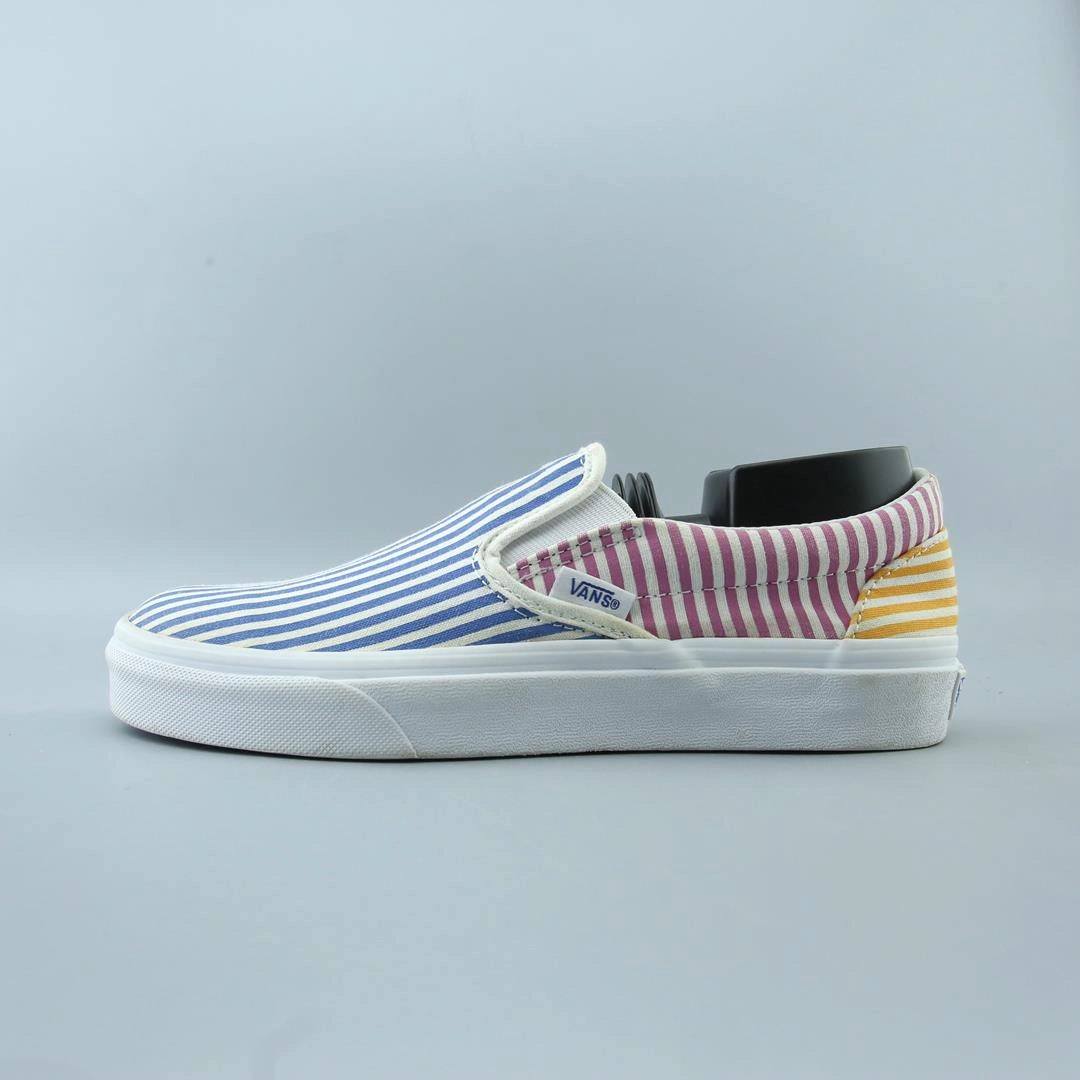 VANS OLD SKOOL Vans iconic skate shoe designs