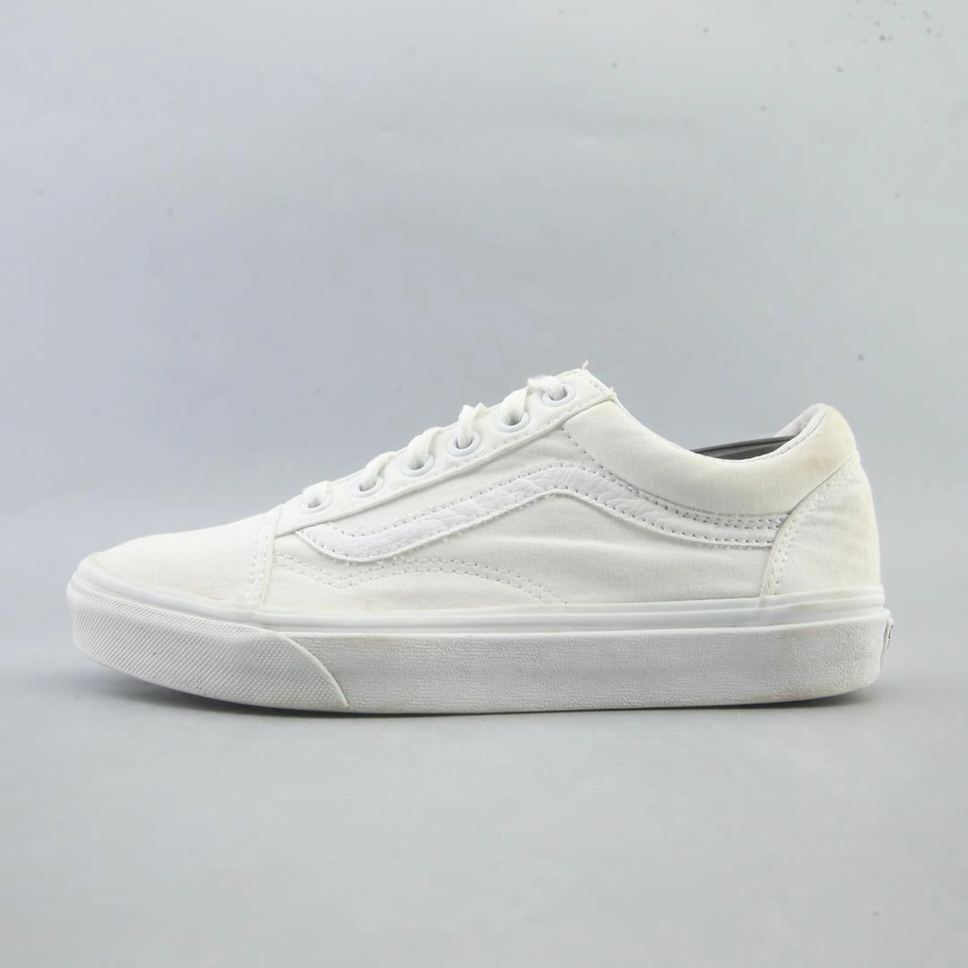 VANS OLD SKOOL Vans iconic skate shoe designs