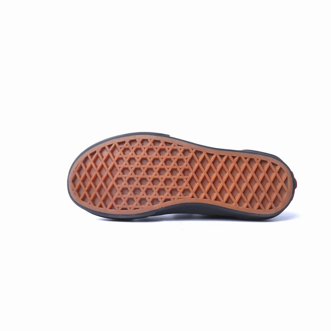 VANS OLD SKOOL Vans skate shoe imagery