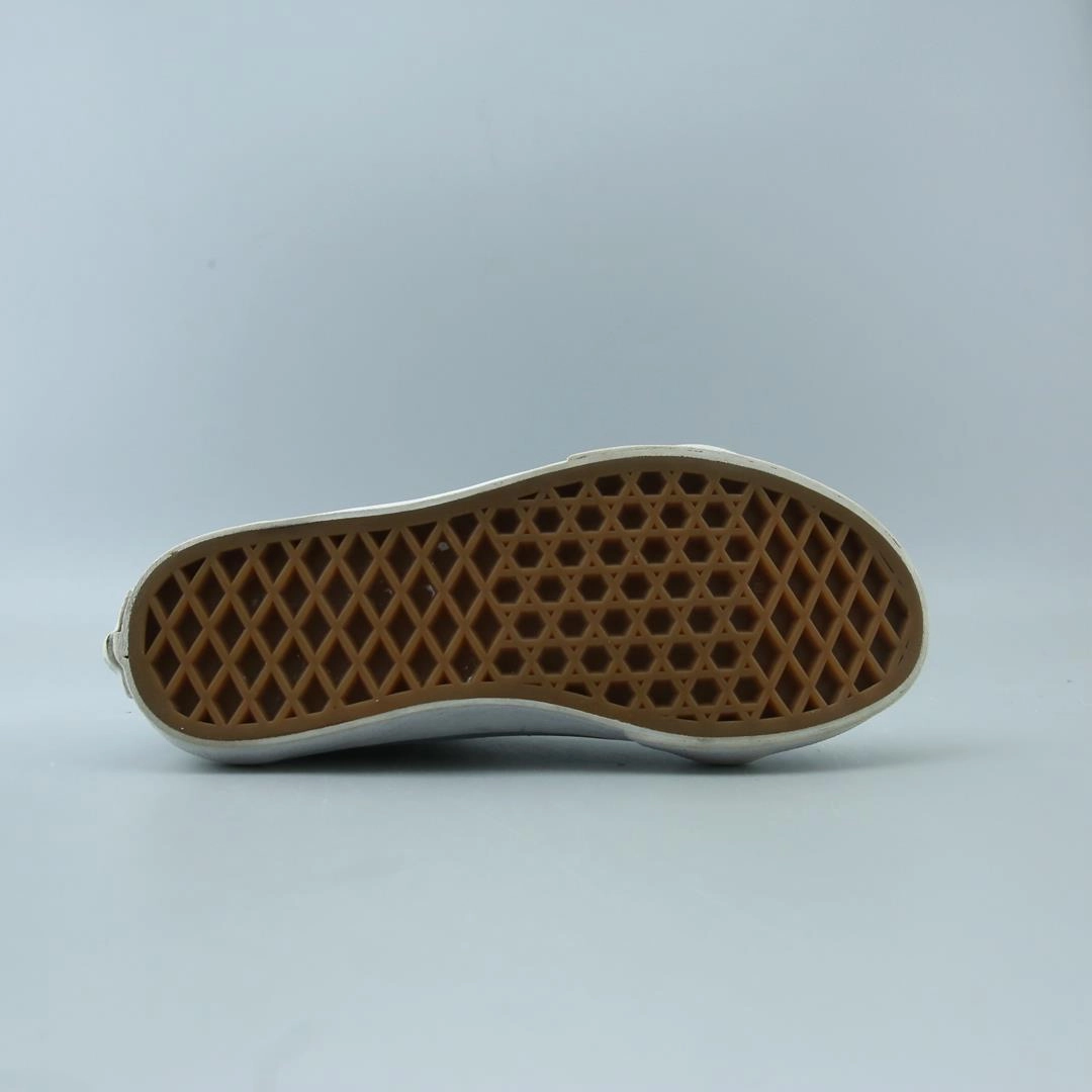 VANS SK8-HI Vans skate shoe imagery