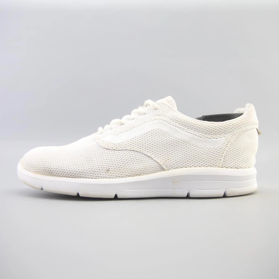 VANS ULTRACRUSH Vans retro-inspired footwear styles