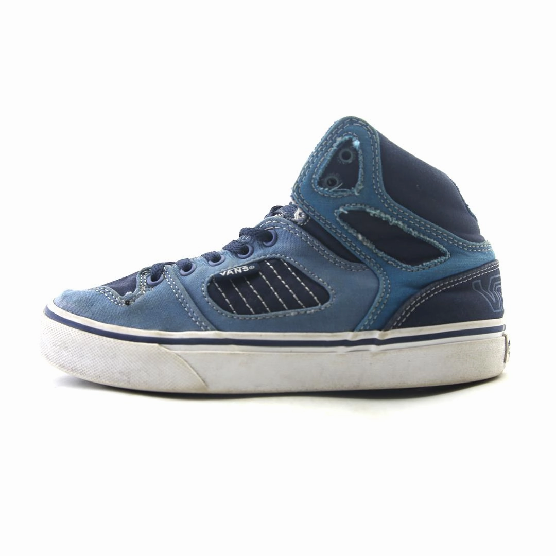 VANS VAULT LX Vans retro-inspired footwear styles