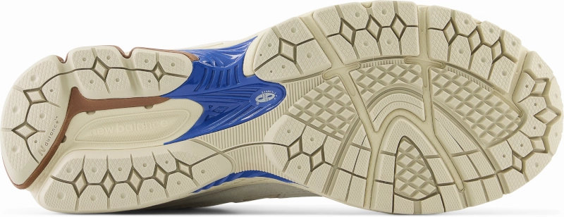WOMEN'S 2002R Nike Air Max 90