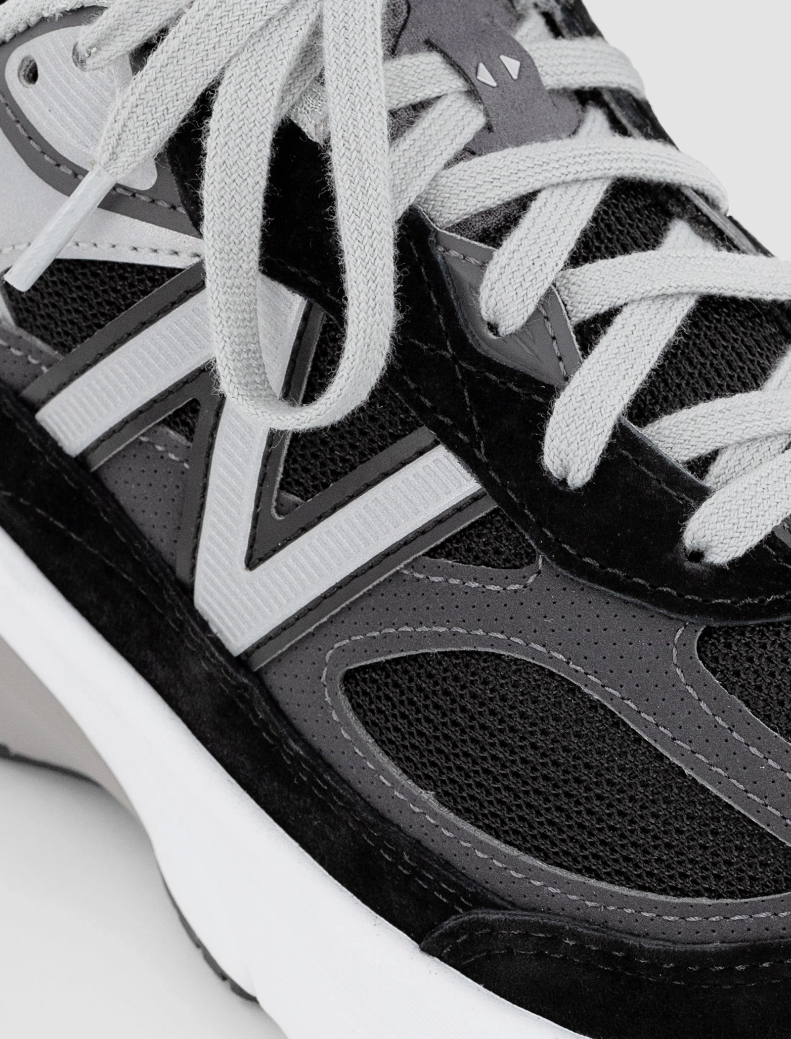 WOMEN'S 990V6 "BLACK/GREY" Nike Air Max 1