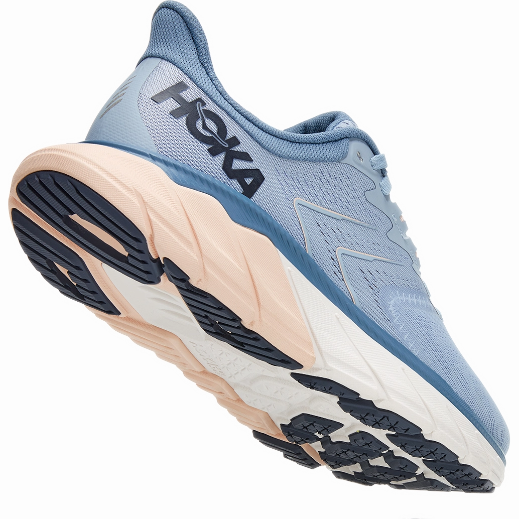 Women's Arahi 5 Designer casual sneakers