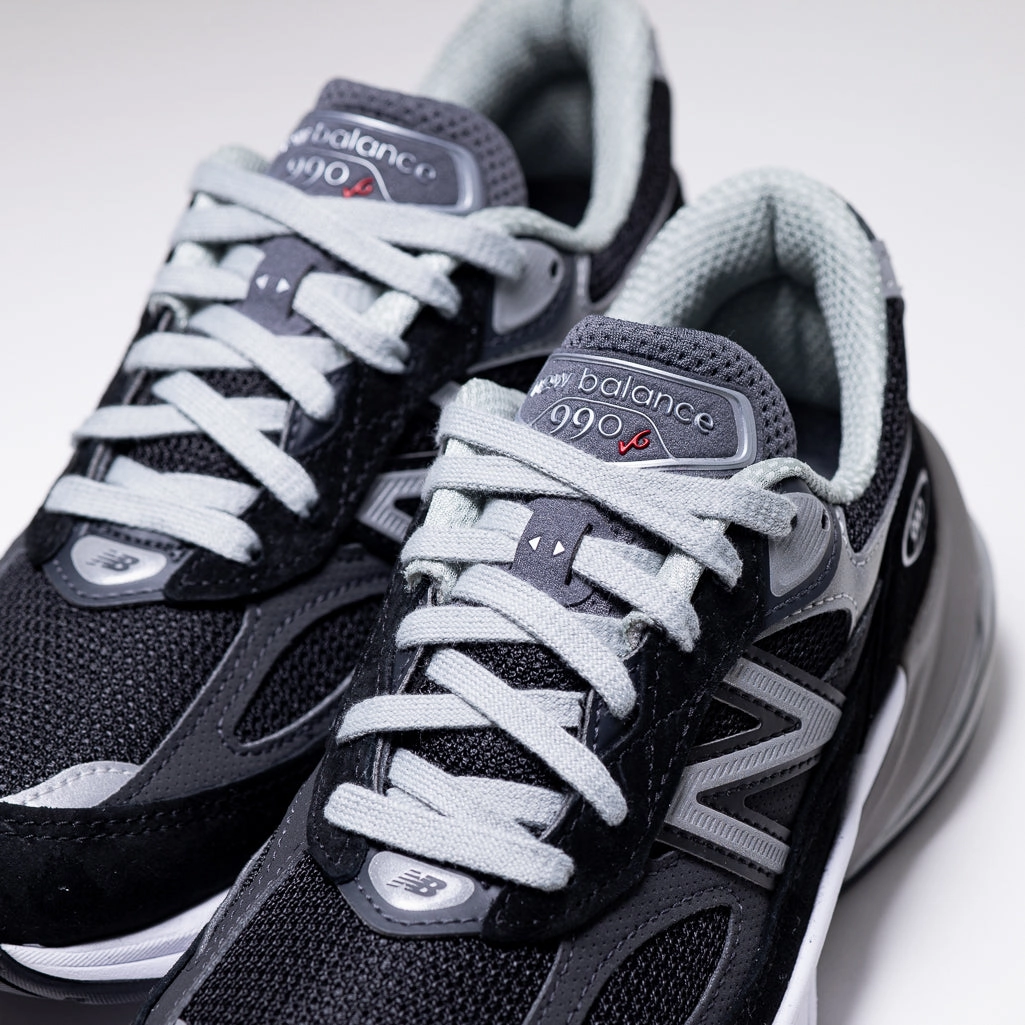 Women's New Balance Made in USA 990v6 - Black New Balance versatile casual sneakers