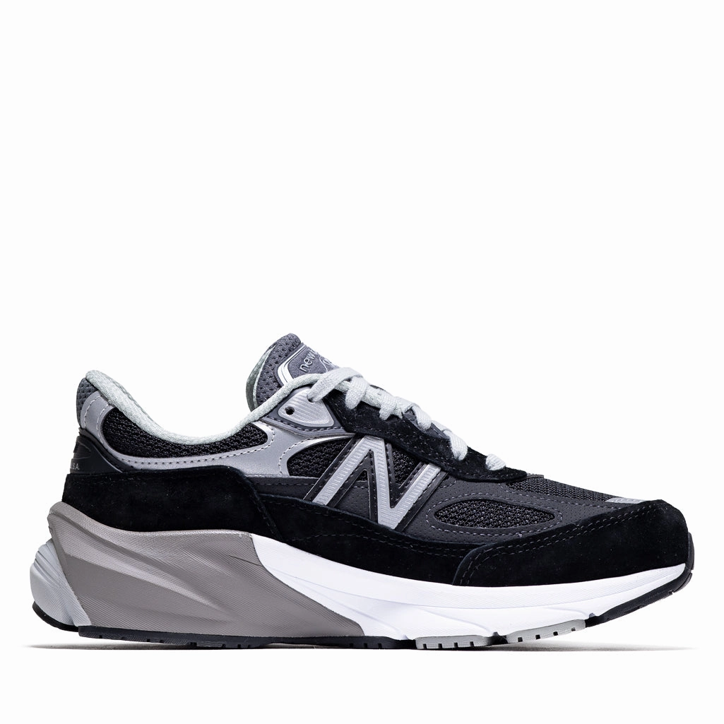 Women's New Balance Made in USA 990v6 - Black New Balance versatile casual sneakers