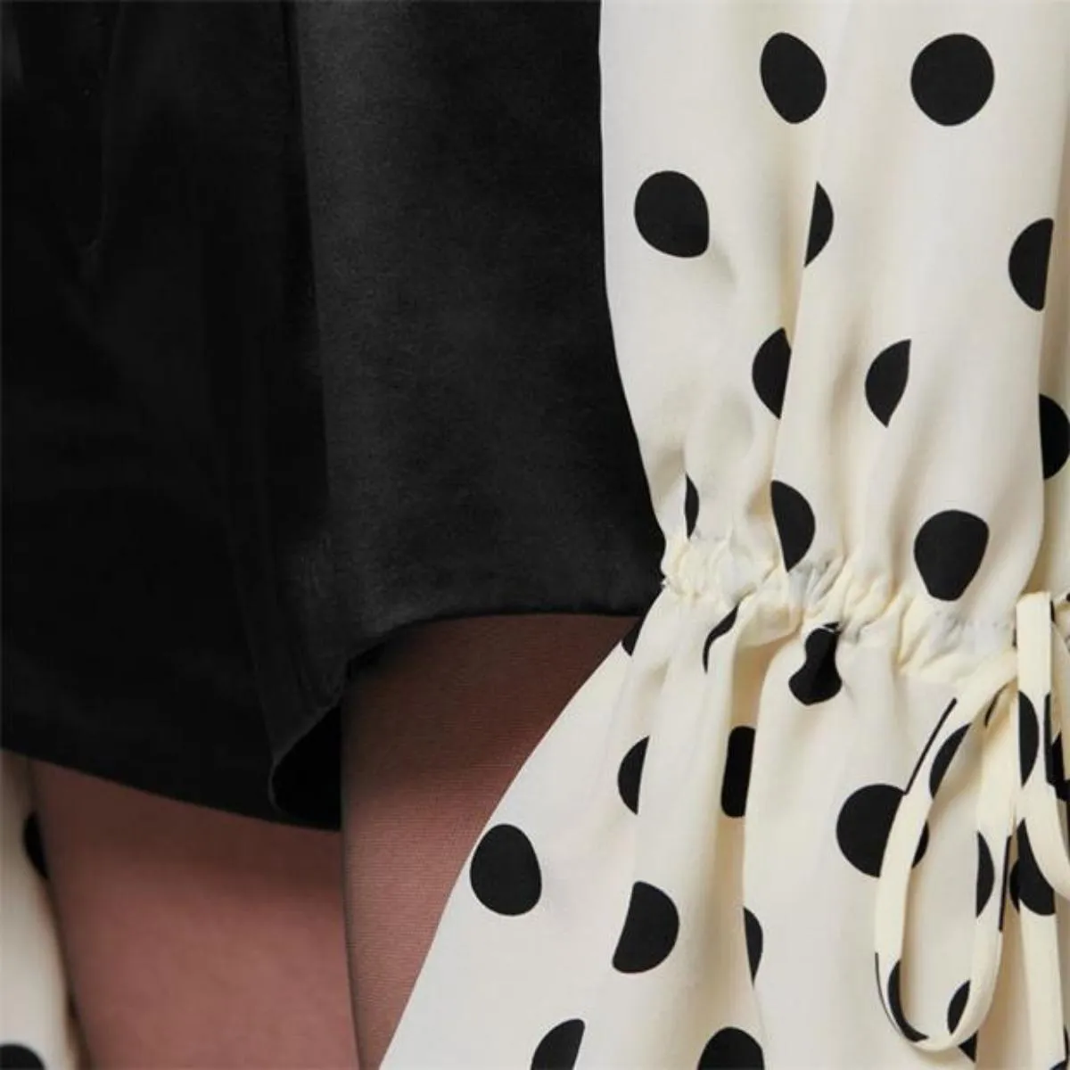 Ysl Bags Ruffle-collar Polka-dot Print Silk Blouse
